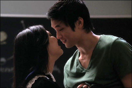 EWcom's got yet another article on Glee and LXD star Harry Shum Jr and