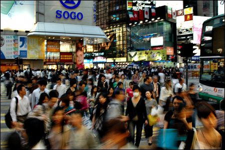 Flickr: 'Crowded in Causeway Bay' by River of Light