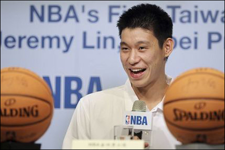 JEREMY LIN Moves to Houston Rockets