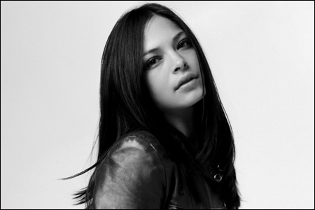 It's being reported that Kristin Kreuk of TV's Smallville will play Chun Li