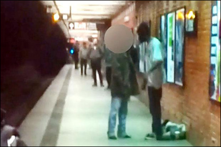 man killed after being pushed onto subway tracks